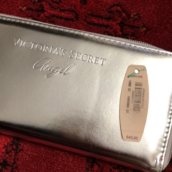 NEW WITH TAG VICTORIA’S SECRET WALET - Picture 3 of 6